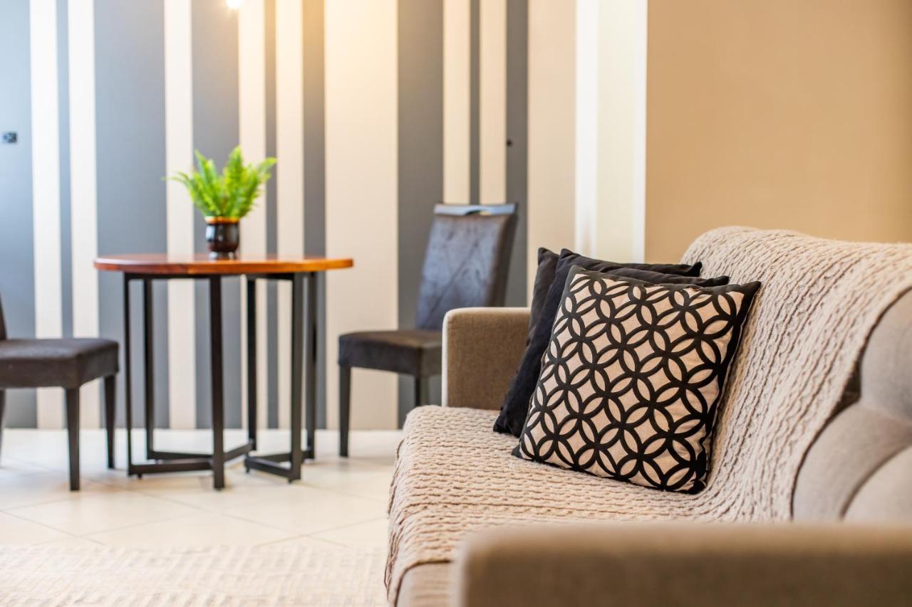 Delupo Hotel - Livin Studios Criciuma  Ngoại thất bức ảnh