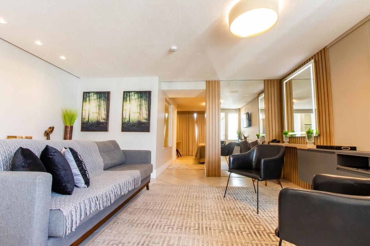 Delupo Hotel - Livin Studios Criciuma  Ngoại thất bức ảnh
